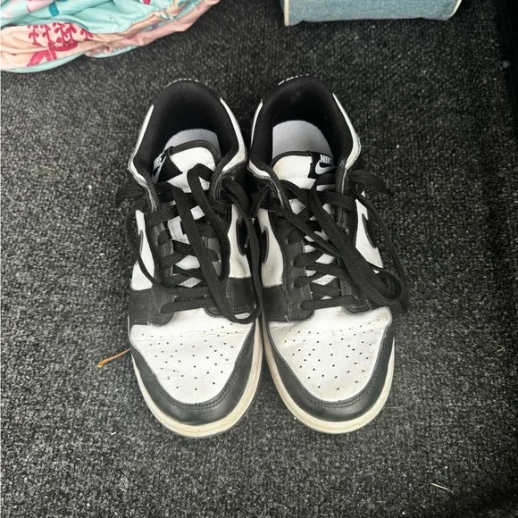 Nike Sneakers - Picture 2 of 4